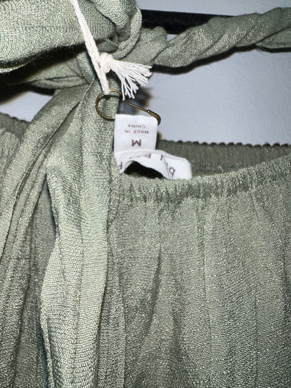 Green linen cold should dress large