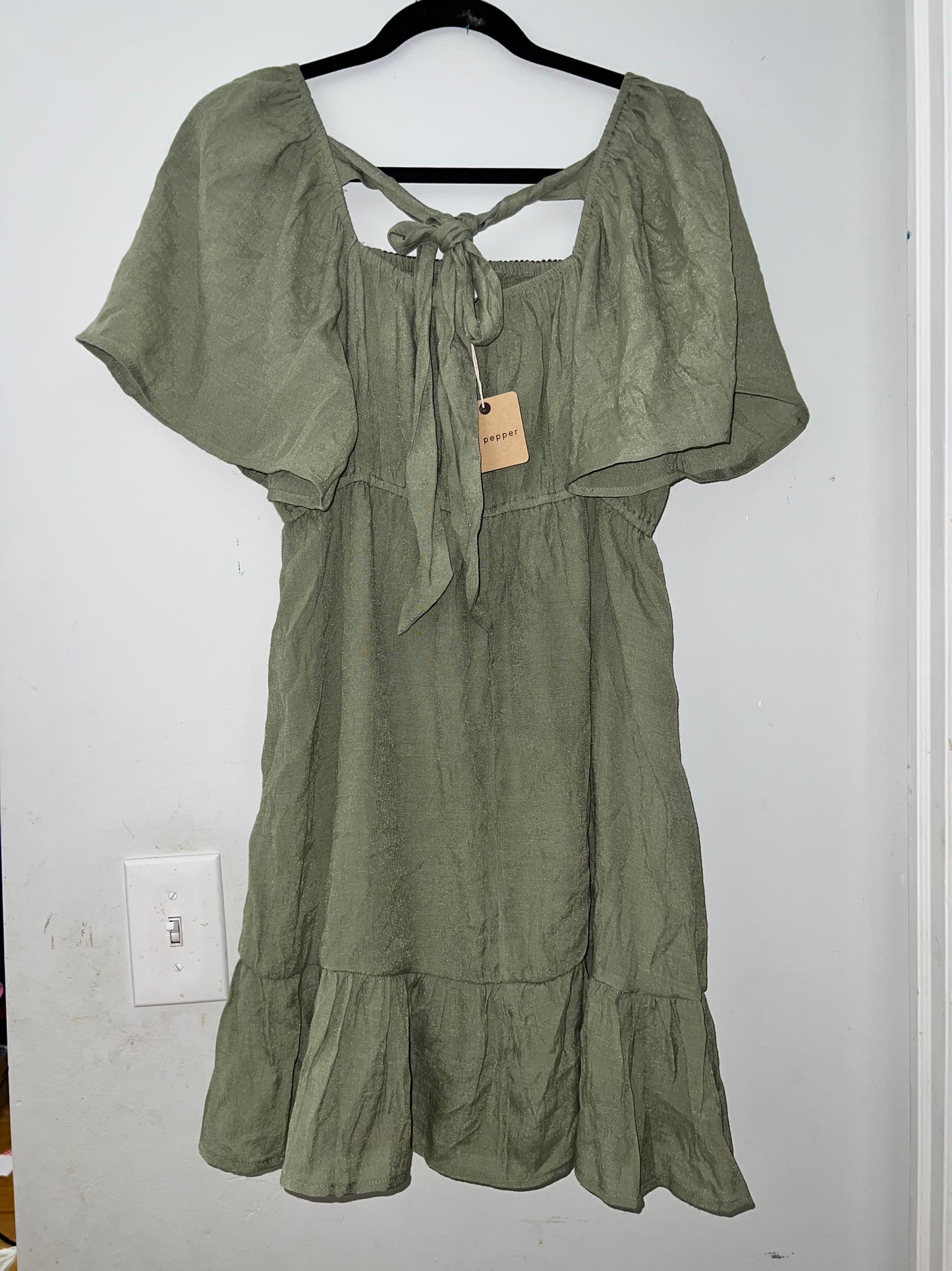 Green linen cold should dress large